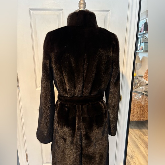 BLACKGLAMA Mink Fur Coat - Picture 6 of 16